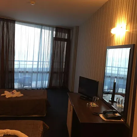 Sunny Bay Отель Поморие