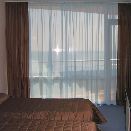 Sunny Bay