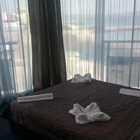 Готель Sunny Bay 3*